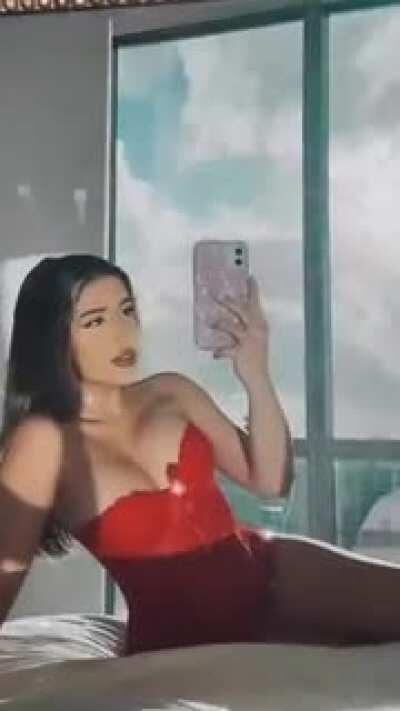 Damn she’s a Baddie😍