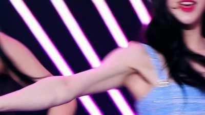 heejin - artms/loona - aka fit queen - Flip That - edit MusicCore  MBC220625 (full vid in the archive)