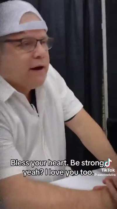 Struggling fan meets Sean Astin (Sam Gamgee from Lord of the Rings)