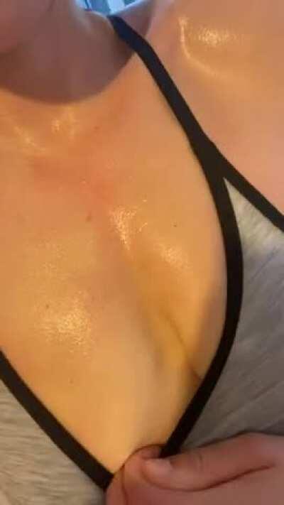 (F)or those who like to see that genuine sweat 💦🍑