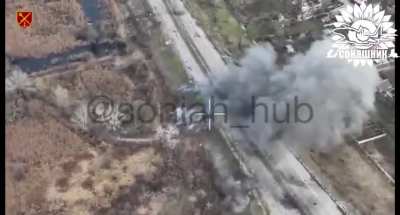 Ukrainian Aviation used French AASM Hammer aerial bombs to destroy a Russian underground base in Oleshky, Kherson region. Published 10.02.2025 by Operational Command South.