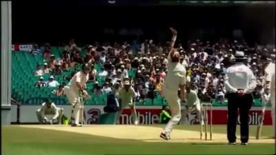 Brett Lee cracks Andrew Strauss at 150