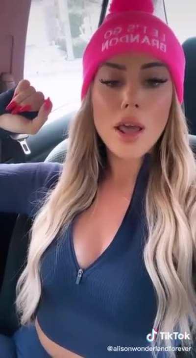 Anti-Vaxxer goes on F*ck Trump tirade