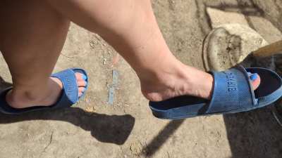 A little Birkenstocks shoe-play on my lunch break ✨