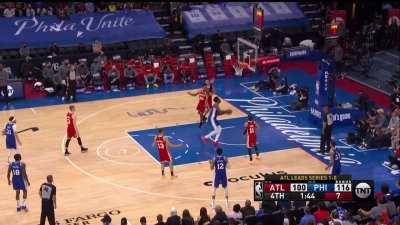 [Highlight] Embiid commits a travel by jumping off and landing with the same foot