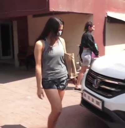 Sara Ali Khan and Dhvani Bhanushali [Old]