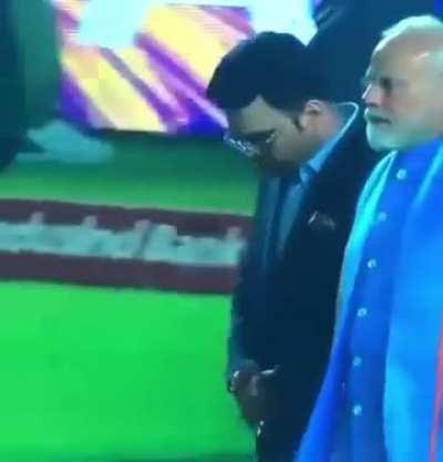 Why is he looking like a kid going to parents teacher meeting with his dad 💀