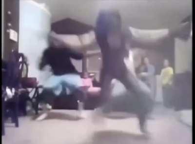 socialistas cuando aprueban sociales, que se yo no soy pobre