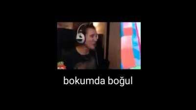 Yayık adam k&uuml;f&uuml;r ediyor mp4 144p izle (video derlemesi: Nortownme yt)