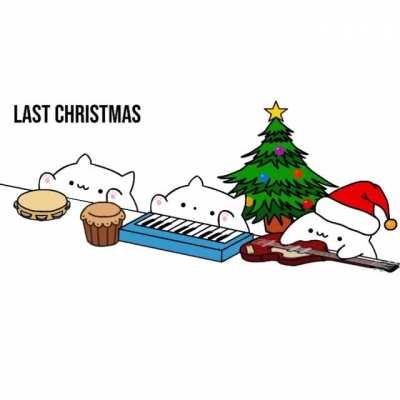 Cats playing a Christmas song.