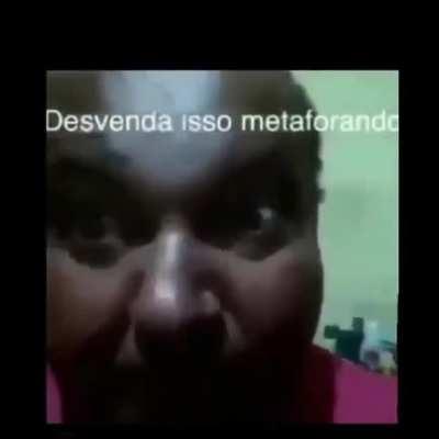 Ele jamais saberá que eu irei restaurar o comunismo