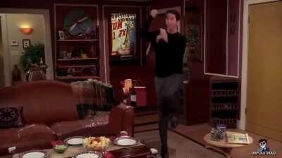 «Друзья» без друзей: Росс сходит с ума в одиночестве.