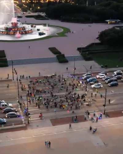 It brings me great sorrow to announce that Chicago micromobility riders are much more hardcore and badass than us. Seen here blocking Lake Shore Drive to demand a bike lane grid network