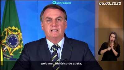 “Não existe um vídeo ou áudio meu chamando o vírus de gripezinha”, diz Bolsonaro sobre algo que ele falou em rede nacional de rádio e televisão