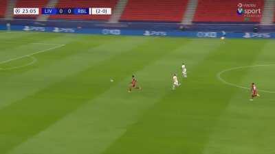 Thiago great improvised pass v Leipzig
