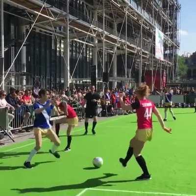 POV: you’re in Div 5 and you’re up against WW Neymar TOTY Mbappe and a out of position TOTY Hakimi