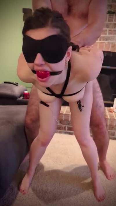 Slut wi[f]e tied and fucked by the repairman! 