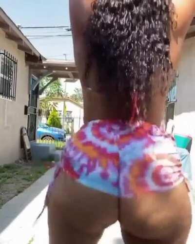 her phat ass looks amazing in this swimsuit