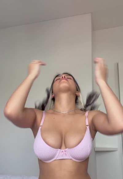 is anybody interested in a tiny latina who loves giving head?