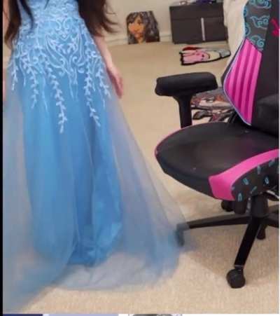 Emiru Blue dress stream - April 2025