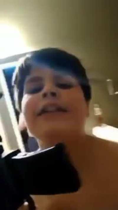 Someone get there kid 💀