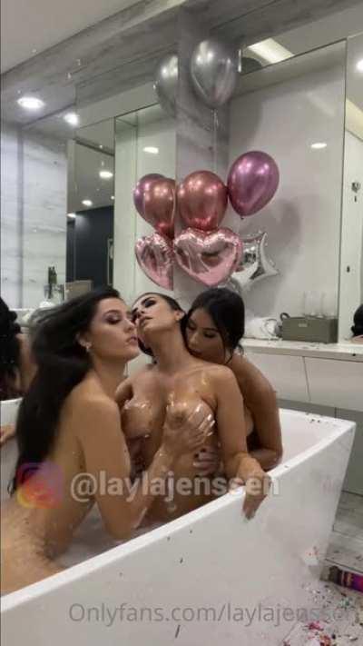 Bath Time 🤤🔥😻