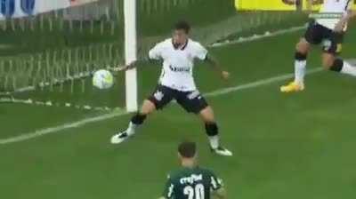 Defesa do Cássio e expulsão do Fagner