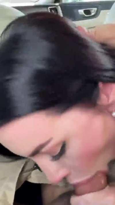 She Couldn’t Resist Sucking That Hard Dickkkk💦