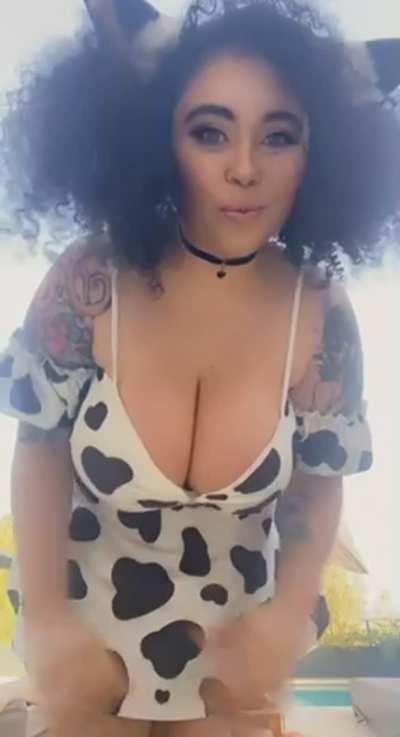 Having a huge birthday sale on OF and Fansly 🐮🤍