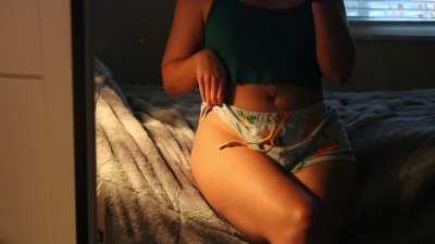 Definitely🍐 shaped I'd say