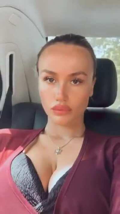 it’s crazy how fucking sexy she is. those lips and tits😍😍😍😍🤤🤤🤤