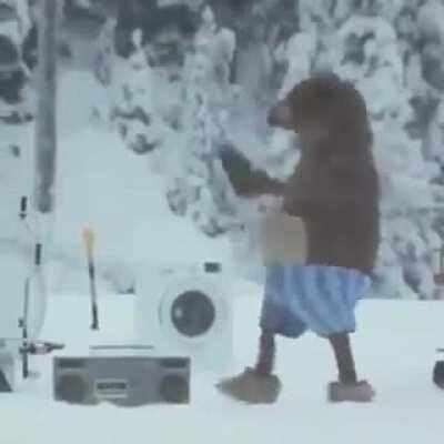 Sospecho que es fake, no vi el detergente.