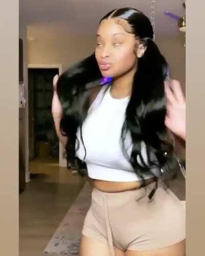 Heather Rose...do dat lil ting you is do 🍑