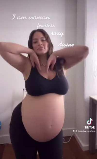 Belly dancing goddess