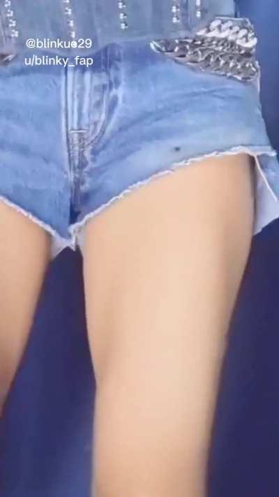 Lisa nearly had a pussy slip /black underwear reveal and thighpits compilation 😋💦💦compilaton