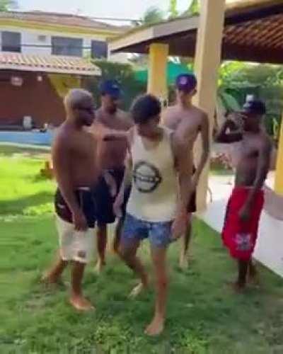 O VERDADEIRO FUTEBOL DO SMURFDOMUCA