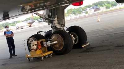 A brake cooler for when planes land and brakes overheat.