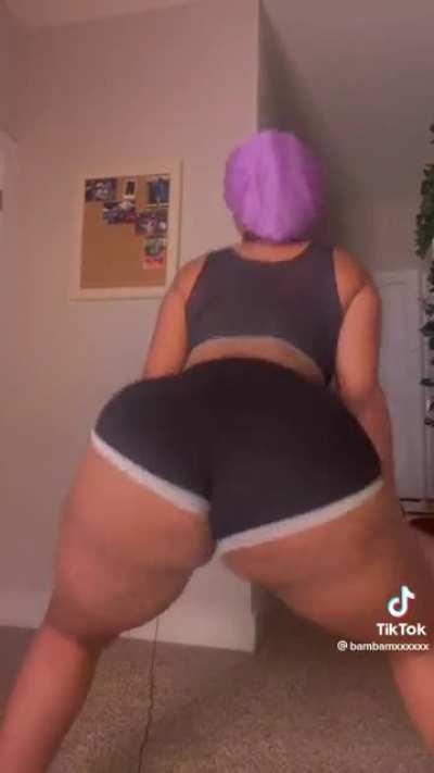 Can’t hold this in much longer bruh🤤😩