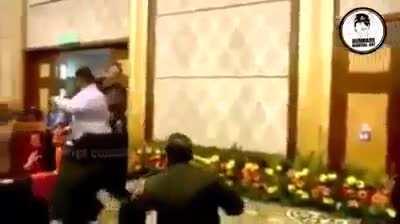 O poder de um pastor, chupa ateu