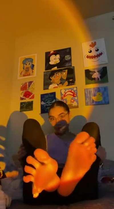 someone drop her @, i forgot it