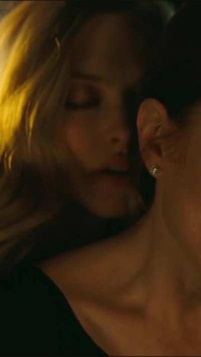 Amanda Seyfried - Chloe (2009) Vertical Edit Part 1