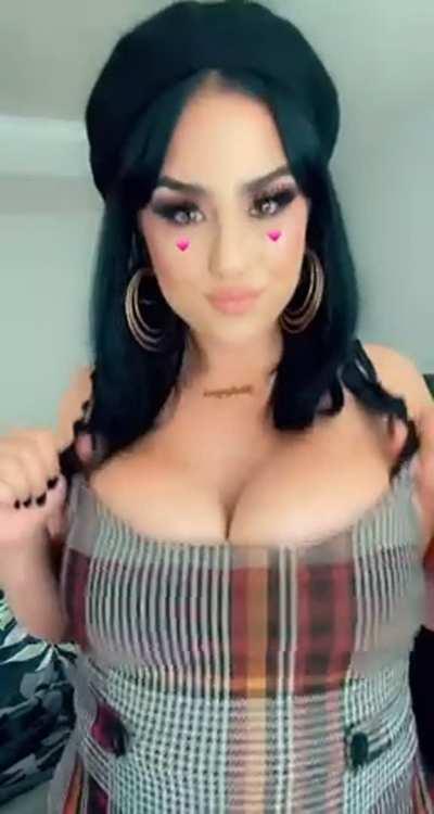 Do you like the way they bounce out of my shirt?! 😅😊🙈