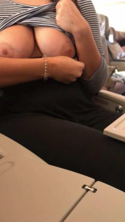 Flashing on the Plane [gif]