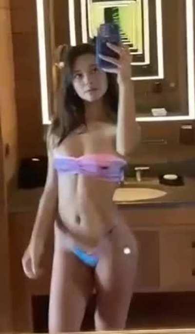 Lily Chee Bikini Snap (Video)