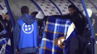 Jude Bellingham 1-0 Ball boy (Nice steal)