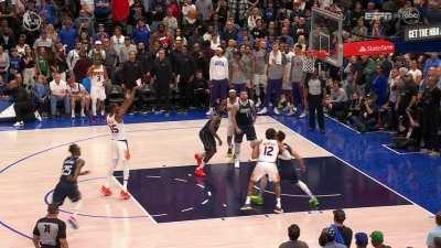 [Highlight] Chris Paul indirectly telling the refs to call a technical foul on the Mavericks for not having enough players on the court