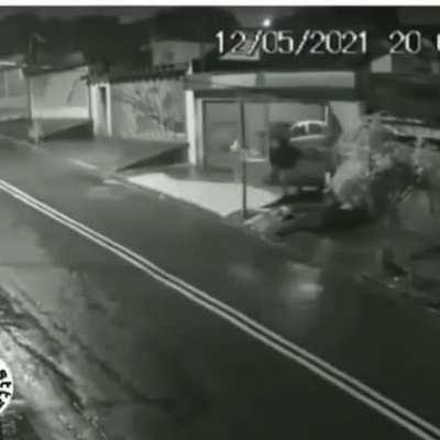 Vazou muquecalol nos tempos de Bangu.. lembro de você trabalhando na serralheria muquinha, é por isso que o seu serviço era tão rápido, vc já pegava pronto