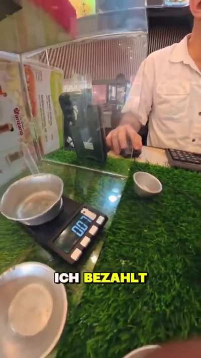 In Venezuela people are buying a coffee for 0,01 Gramm of Gold as their currency goes to zero 😮