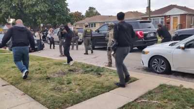 Edison Park man has the moves when confronting ICE. 