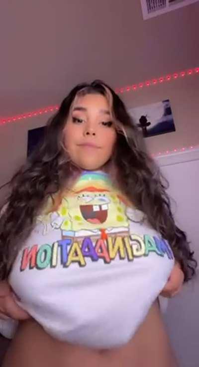 Hey Papi… Smash or Pass? Be honestt